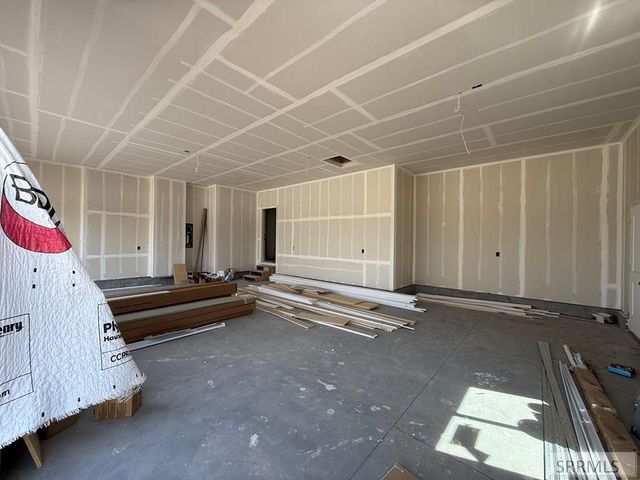 5463 Rip Tideroad, Idaho Falls, ID 83404