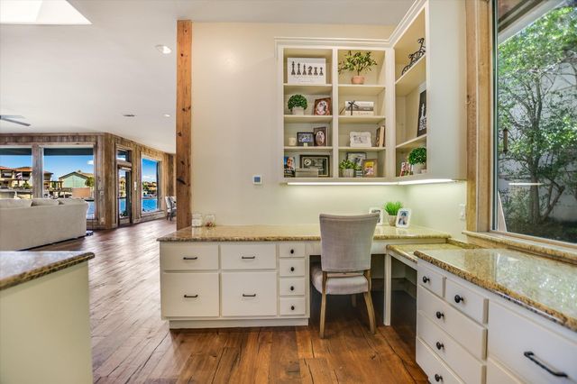 102 Bunny Run, Horseshoe Bay, TX 78657