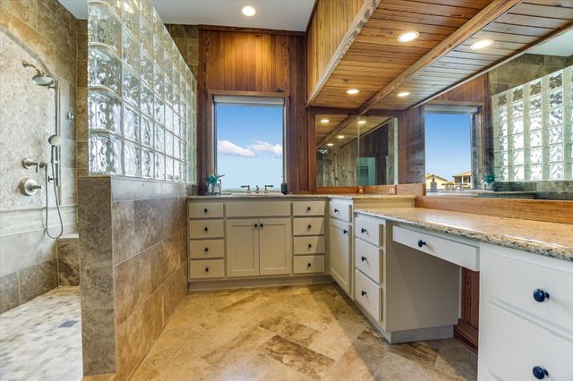 102 Bunny Run, Horseshoe Bay, TX 78657