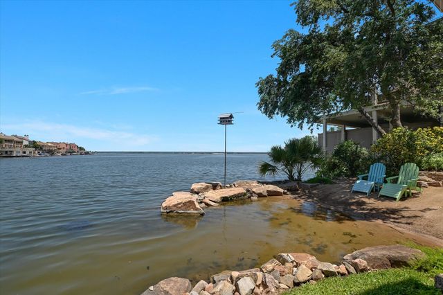 102 Bunny Run, Horseshoe Bay, TX 78657