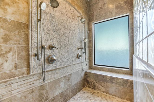 102 Bunny Run, Horseshoe Bay, TX 78657