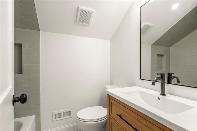 65 Roseclair Drive SE, Atlanta, GA 30317