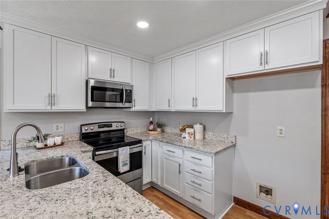 2611 Whispering Oaks Ter, Chesterfield, VA 23112