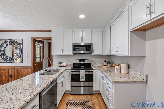 2611 Whispering Oaks Ter, Chesterfield, VA 23112