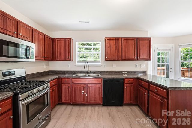 5012 Eagle Creek Drive, Charlotte, NC 28269