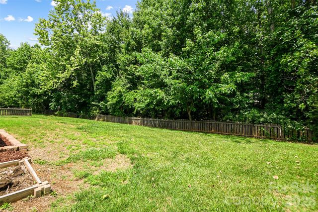 5012 Eagle Creek Drive, Charlotte, NC 28269