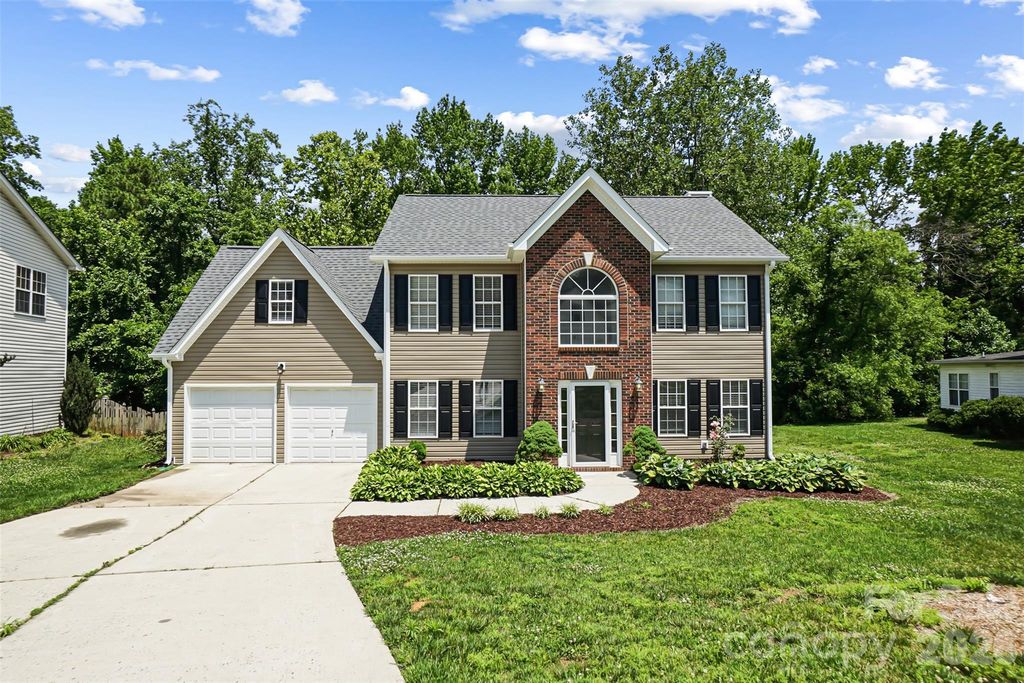 5012 Eagle Creek Drive, Charlotte, NC 28269
