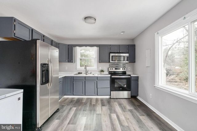 100 AMERICAN DR, Ruther Glen, VA 22546