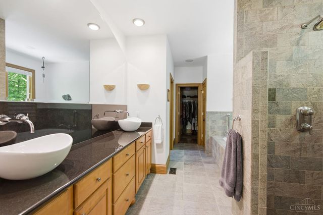 1258 Shepherds Way, Washington Twp, OH 45113