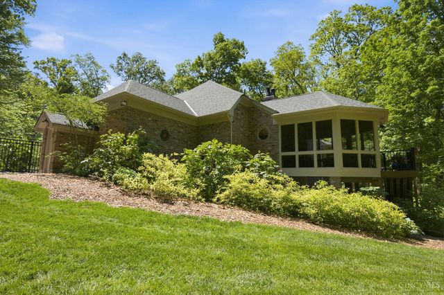 1258 Shepherds Way, Washington Twp, OH 45113