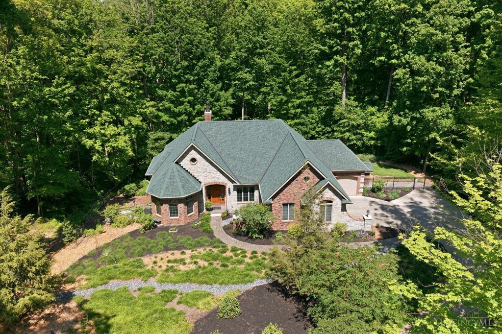 1258 Shepherds Way, Washington Twp, OH 45113