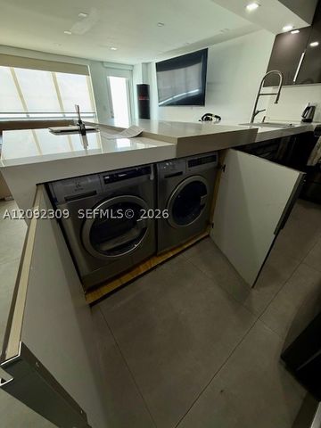 7135 Collins Ave 814, Miami Beach, FL 33141