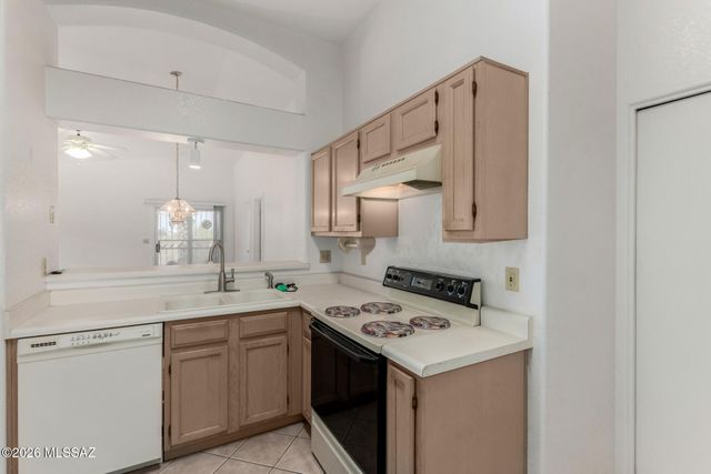 3420 S Crown Dancer Drive, Tucson, AZ 85730