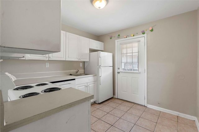 204 PINE TULIP COURT 201, Tampa, FL 33612