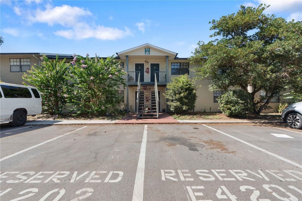 204 PINE TULIP COURT 201, Tampa, FL 33612