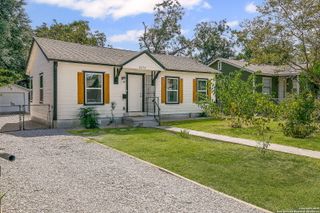 1634 W Ridgewood Court, San Antonio, TX 78201