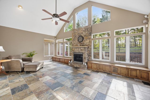 11102 London Lane, Apison, TN 37302