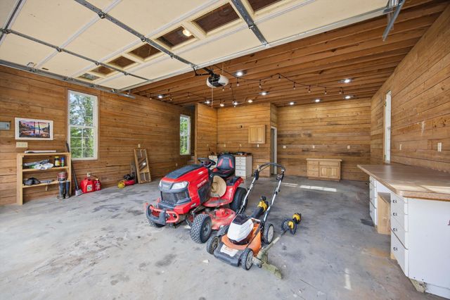 11102 London Lane, Apison, TN 37302