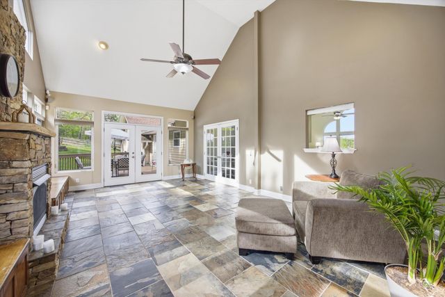 11102 London Lane, Apison, TN 37302