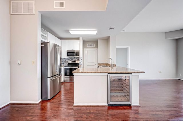3505 Sage Road 2106, Houston, TX 77056