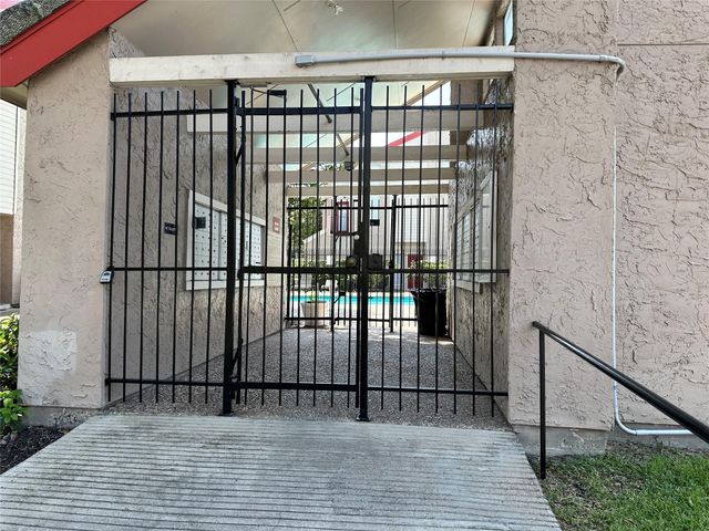 10855 Meadowglen Lane 711, Houston, TX 77042