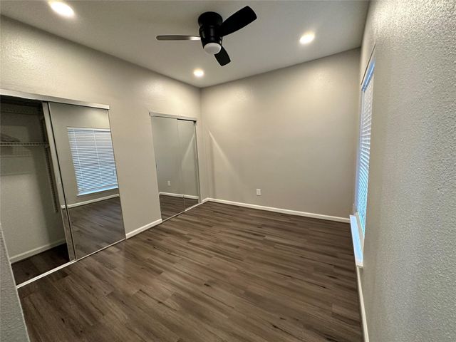 10855 Meadowglen Lane 711, Houston, TX 77042
