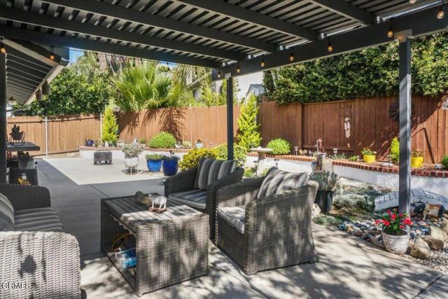 472 Madreselva Court, Camarillo, CA 93012