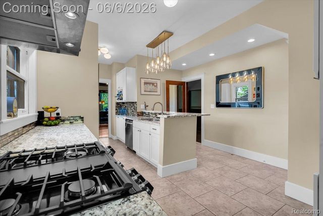658 Longfellow Street, Detroit, MI 48202