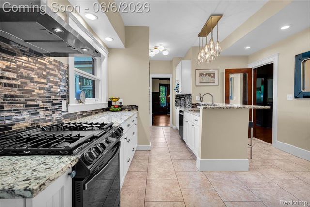 658 Longfellow Street, Detroit, MI 48202