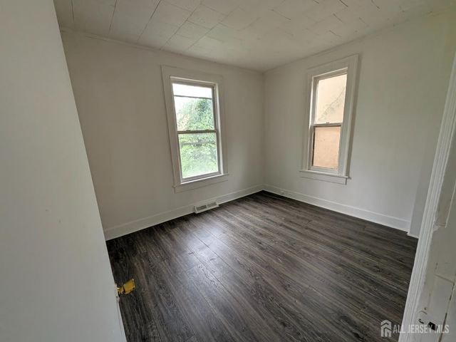 121 Kossuth Street, Franklin Twsp, NJ 08873
