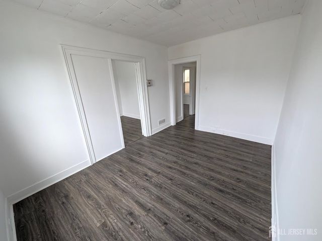 121 Kossuth Street, Franklin Twsp, NJ 08873