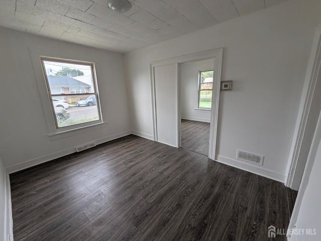 121 Kossuth Street, Franklin Twsp, NJ 08873