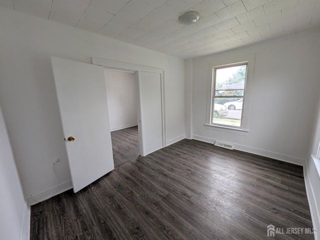 121 Kossuth Street, Franklin Twsp, NJ 08873