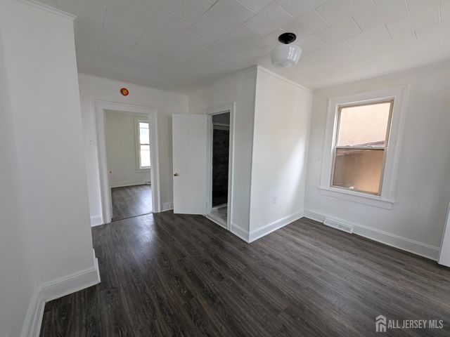 121 Kossuth Street, Franklin Twsp, NJ 08873