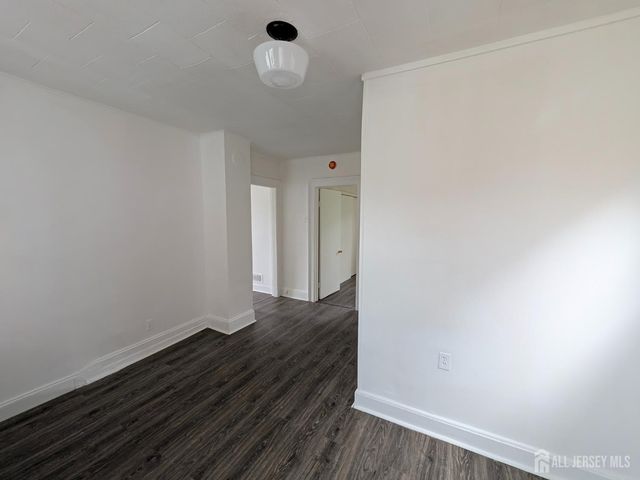 121 Kossuth Street, Franklin Twsp, NJ 08873