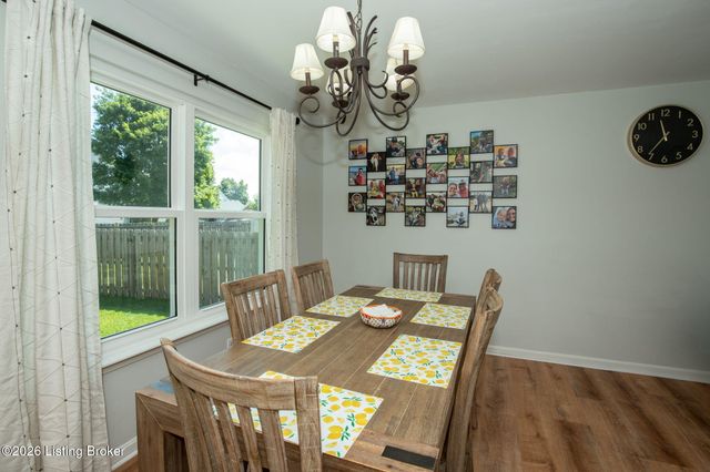 6709 Cassidy Cir, Louisville, KY 40229