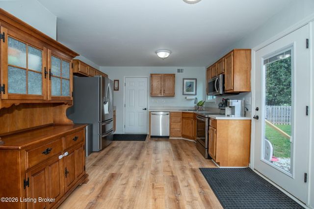 6709 Cassidy Cir, Louisville, KY 40229