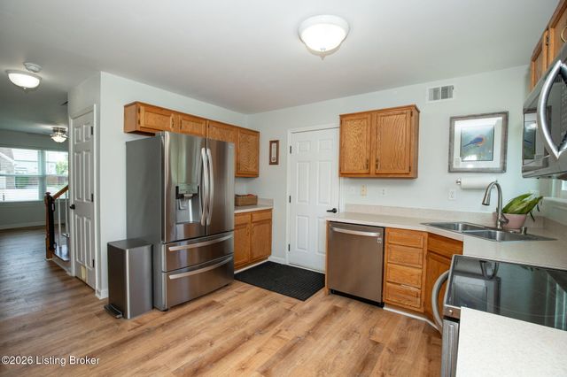 6709 Cassidy Cir, Louisville, KY 40229