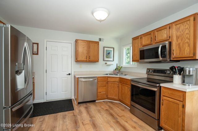 6709 Cassidy Cir, Louisville, KY 40229