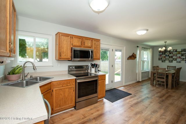 6709 Cassidy Cir, Louisville, KY 40229