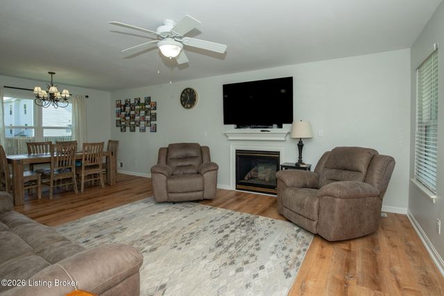 6709 Cassidy Cir, Louisville, KY 40229
