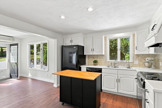 24 Carter Street, Woburn, MA 01801