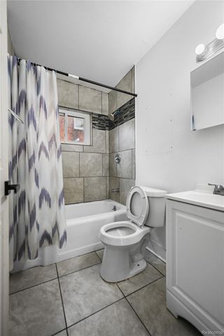 7487 W Outer Drive, Detroit, MI 48235