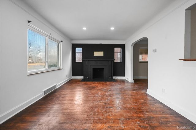7487 W Outer Drive, Detroit, MI 48235