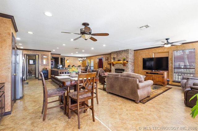 2443 Tiger, Kingston, OK 73439