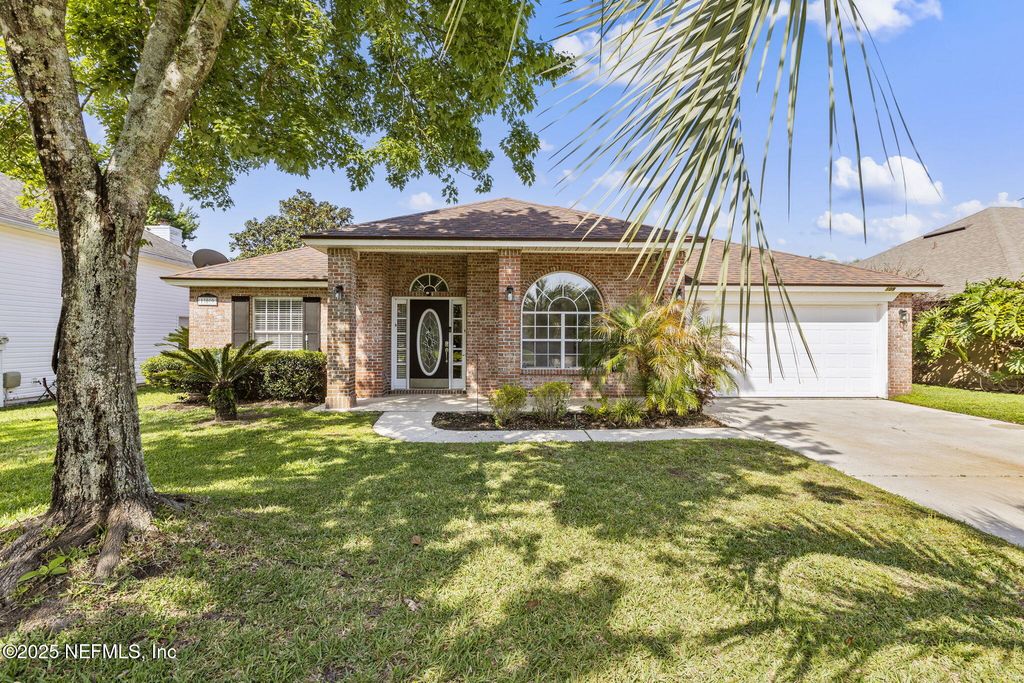 109 N LAKE CUNNINGHAM Avenue, St. Johns, FL 32259