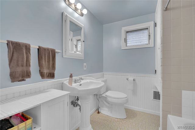 163 Taunton Place, Buffalo, NY 14216