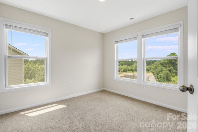124 Creekview Road, Hendersonville, NC 28791
