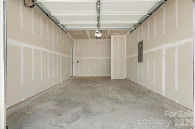 124 Creekview Road, Hendersonville, NC 28791