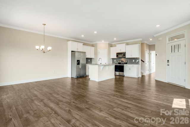 124 Creekview Road, Hendersonville, NC 28791